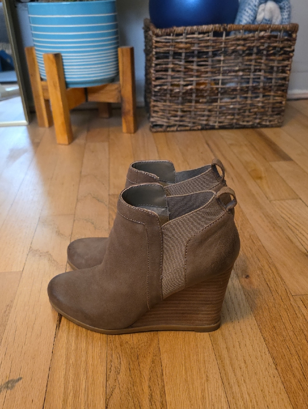 Crown Vintage Taupe Suede Wedge Ankle Boots